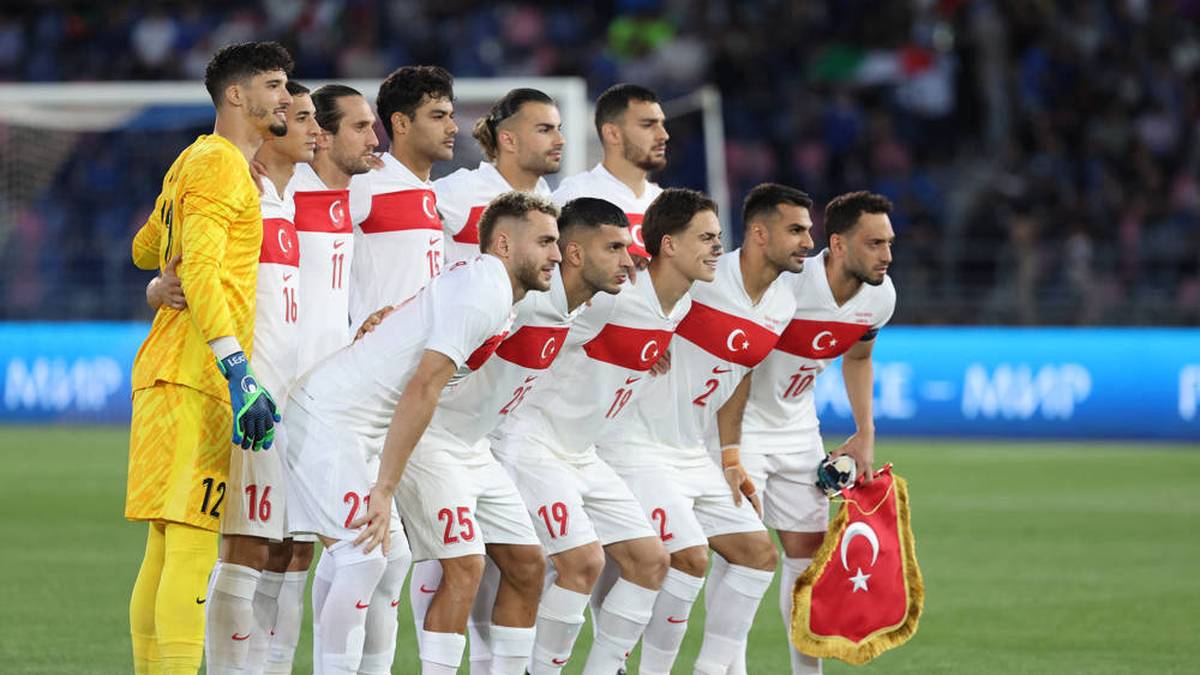 Türkei: "Ay-Yildizlilar (die Halbmond-Sterne), wegen der Nationalflagge