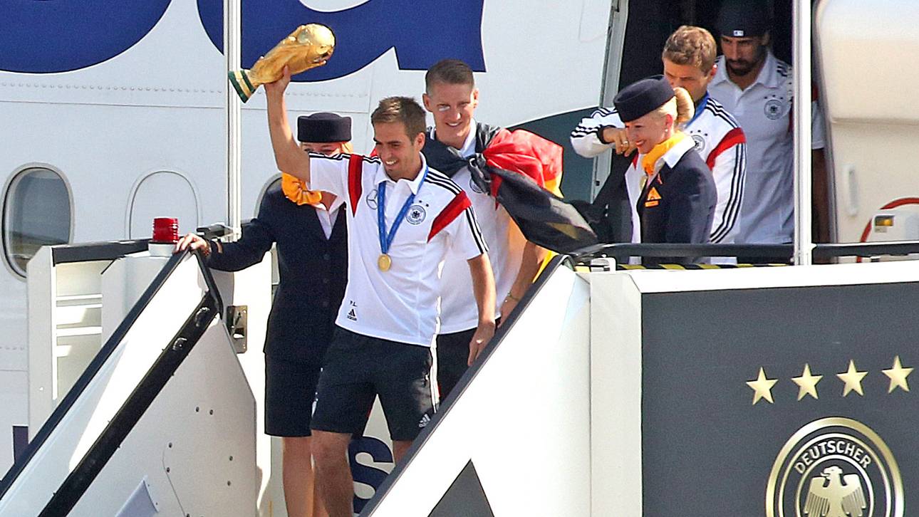 JETZT LIVE: Die WM-Helden kehren zurück