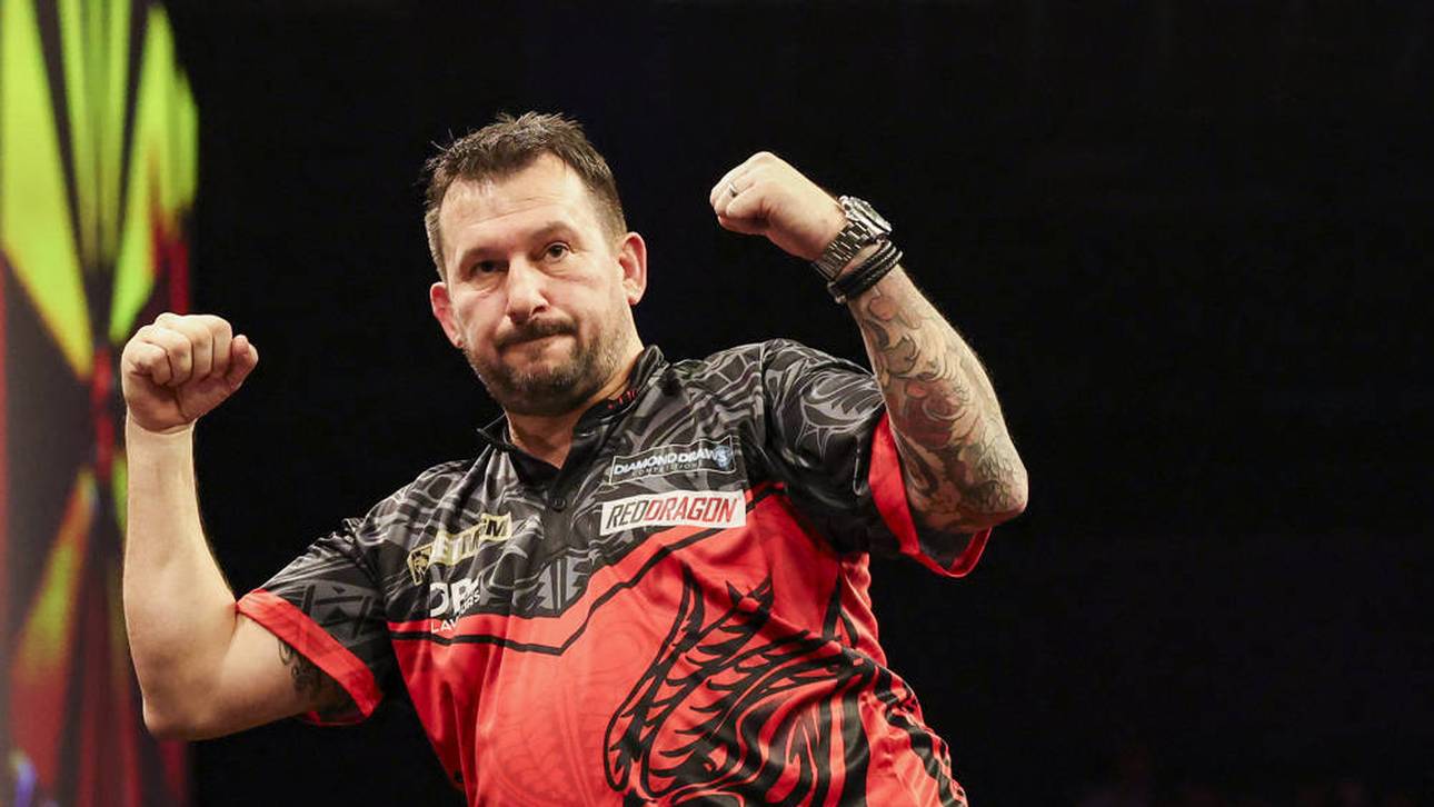 Clayton nutzt Littler-Patzer aus