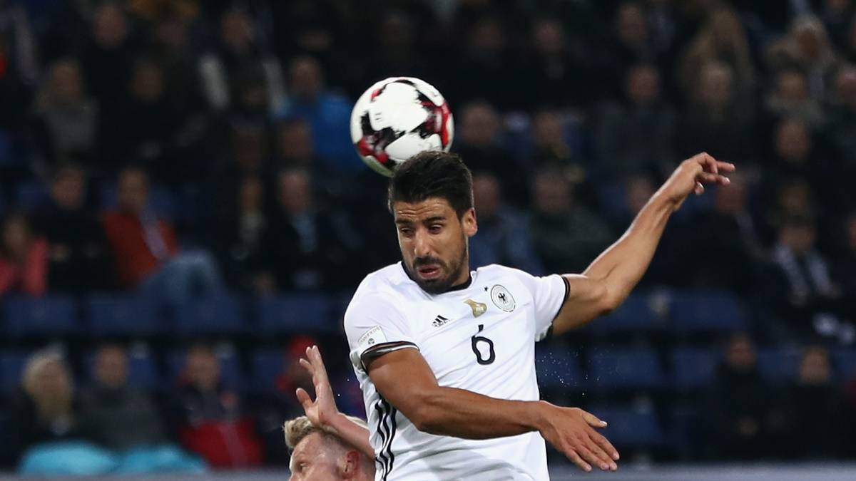 SAMI KHEDIRA:   Gegen die sehr tief stehenden Tschechen hatte der Juventus-Profi defensiv fast nichts zu tun, erledigte seine Aufgabe aber mit 80 Prozent gewonnenen Zweikämpfen souverän. Offensiv hielt er sich zurück. SPORT1-Note: 2,5
