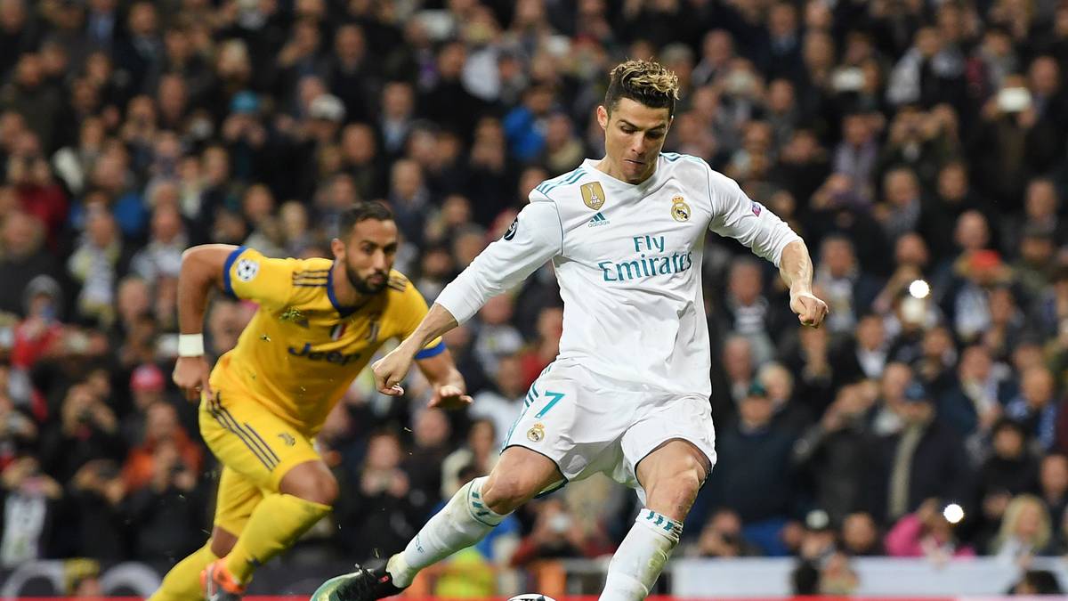 Ronaldo sei zusammen mit Lionel Messi "der beste Fußballer der Welt", lobte Heynckes. "Ich habe öfter mit Toni Kroos gesprochen. Er hat mir bestätigt, dass Ronaldo ein ungemein fleißiger Spieler ist, der alles für seinen Job macht. Das ist bemerkens- und lobenswert"