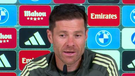 Real-Trainer Xabi Alonso zollt seinem ehemaligen Nationalelf-Kollegen Sergio Busquets Respekt, der heute sein Karriereende zum Ende des Jahres bekanntgegeben hat.