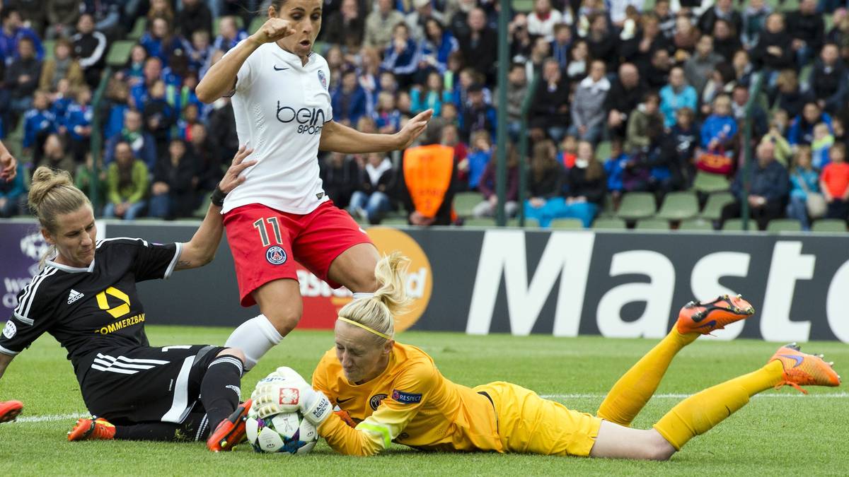 Der FFC zieht sich daraufhin keineswegs zurück, steht hoch und attackiert PSG früh