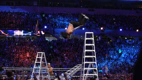 Matt und Jeff Hardy (springend) feierten bei WrestleMania 33 ihr Comeback für WWE