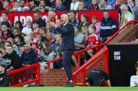 Angesprochen auf die Einsatzzeiten von Spielern wie Jadon Sancho bei Manchester United macht Trainer Erik ten Hag auf der Pressekonferenz eine knallharte Ansage. Das werde die Saison, in der der Stärkere überlebt.