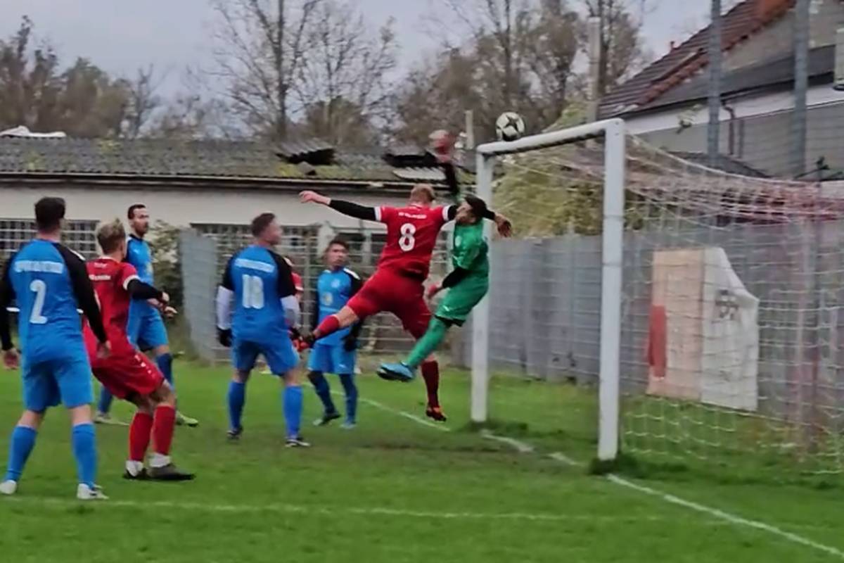 In der Kreisklasse B kam es kürzlich zu einem Tor, das sich sehen lassen kann. Ein Spieler des Amateurklubs SV Altlußheim schießt einen zauberhaften Eckball direkt ins Netz. 