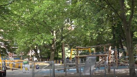 In „Miteinander“ berichten wir jeden Monat, über brisante sozial- und gesellschaftspolitische Ereignisse. Dieses Mal ist ein inclusions Spielplatz in Hamburg im Fokus. 