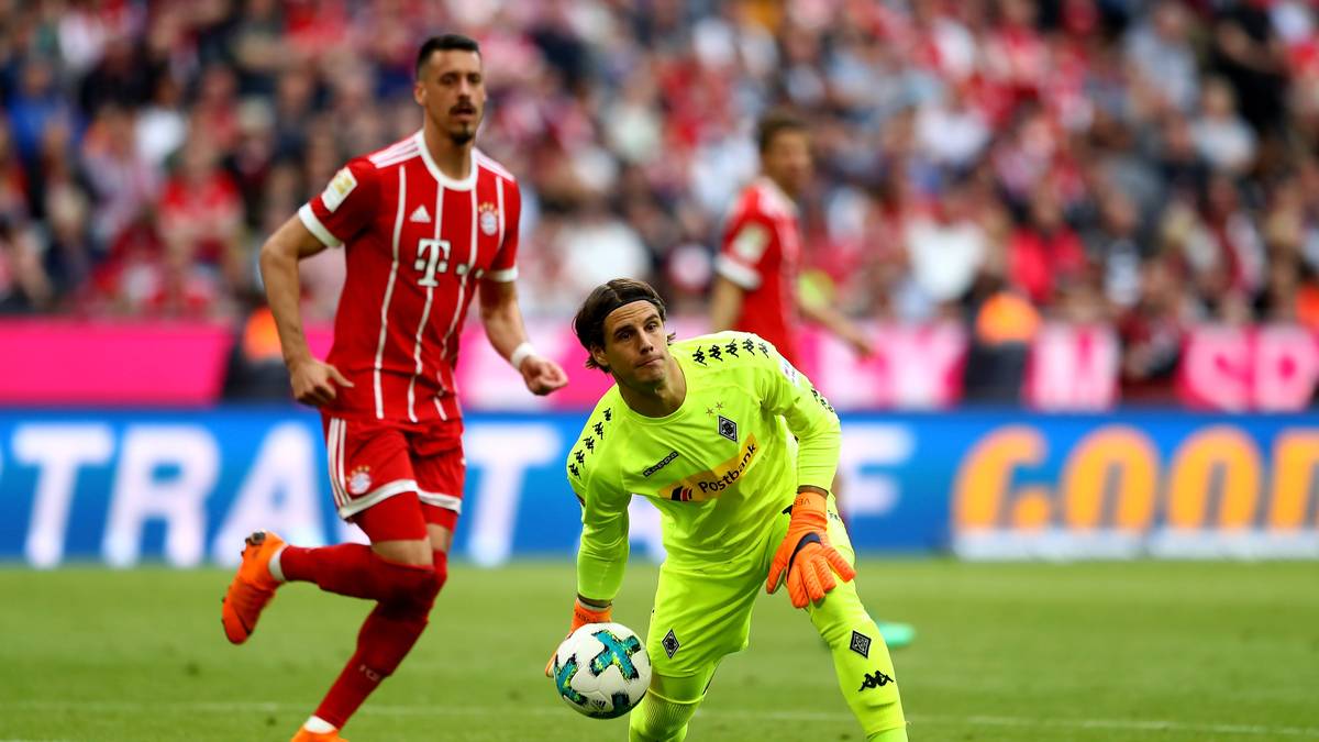 Yann Sommer (r., 29, vor Bayerns Sandro Wagner), Schweiz