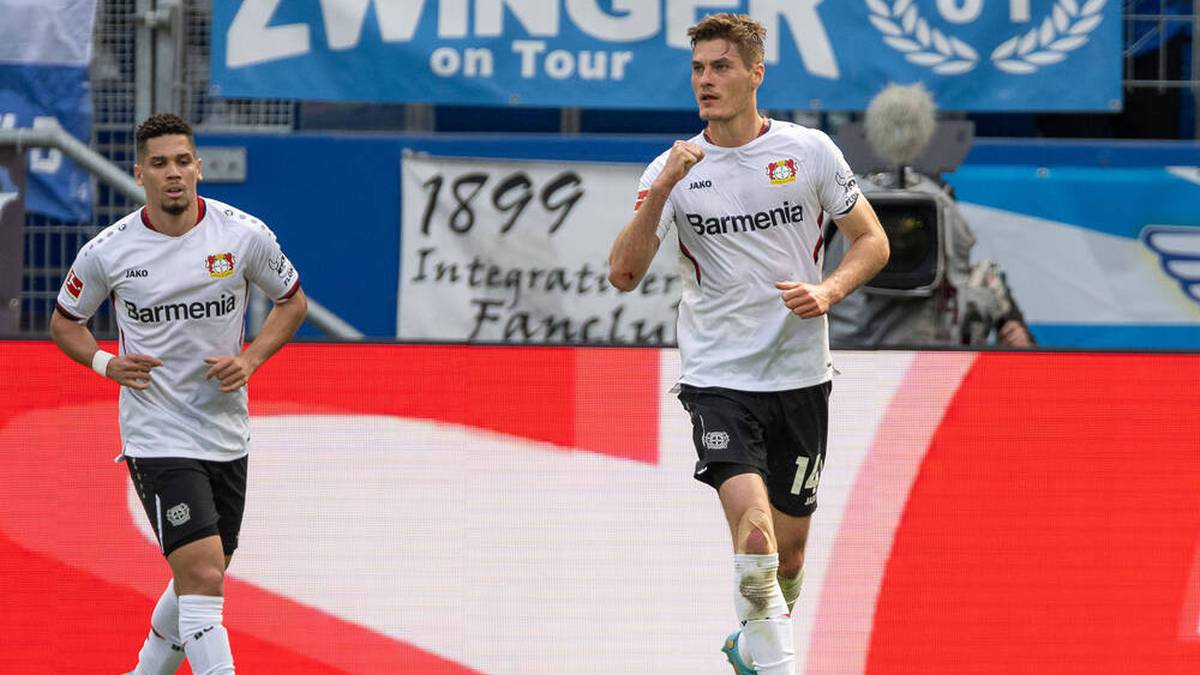 Patrik Schick (rechts) führte Bayer Leverkusen mit einem Doppelpack zum Auswärtssieg gegen Hoffenheim