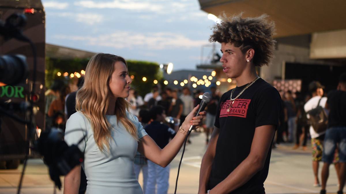 Apropos Show: Zum PR-Konzept gehört auch die eigene Reality-Show. Mehr als 17 Millionen Menschen sahen die erste Ausstrahlung von "Ball In The Family" auf Facebook und YouTube 