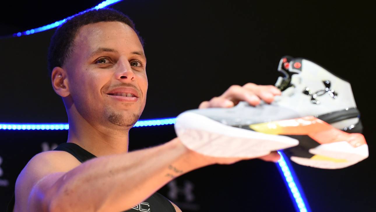 BASKET-JPN-USA-NBA-CURRY