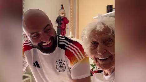 Nach der Nominierung von BVB-Star Nico Schlotterbeck für die EM gibt der DFB nun einen weiteren Spieler bekannt - durch eine höchst rüstige Seniorin.