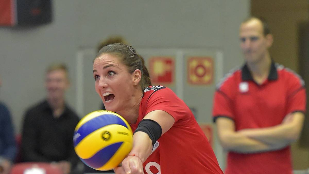 PLATZ 5 - ROTE RABEN VILSBIBURG: Da einige Spielerinnen bei der EM aktiv waren, konnte Coach Timo Lippuner in der Vorbereitung nicht aus den Vollen schöpfen. Mit einem guten Mix aus Jung und Alt sind die Roten Raben trotzdem für eine erfolgreiche Saison gerüstet