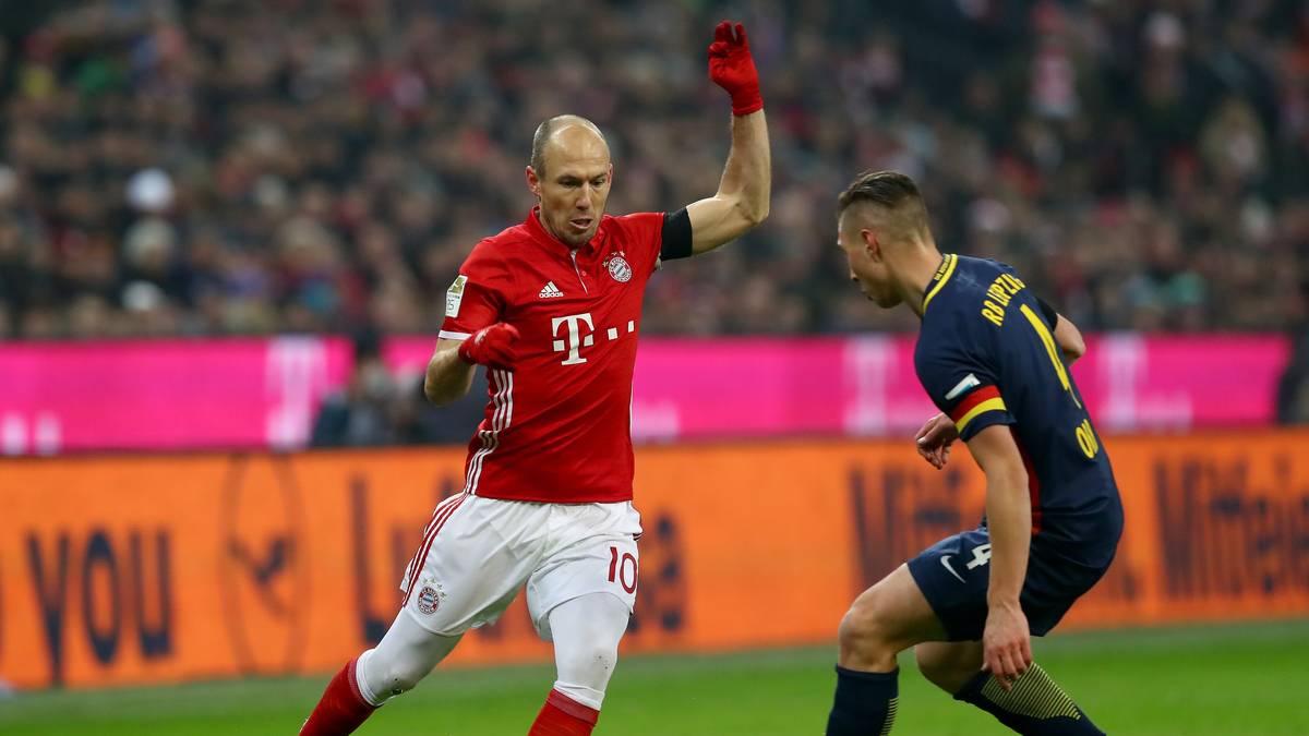 WILLI ORBAN: Bringt in der 29. Minute beinahe das Kunststück fertig, sich selbst zu doublen. Im Gegensatz zum Hertha-Spiel wird seinem Torpedokopfball der Weg ins Tor aber von Manuel Neuer verwehrt. Bei den Gegentoren von den Vorderleuten alleine gelassen. SPORT1-Note: 3,5
