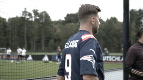 Das DFB-Team trainiert aktuell in Foxborough an der Anlage der New England Patriots. Das NFL-Team hatte eine besondere Überraschung für die Nationalspieler. 