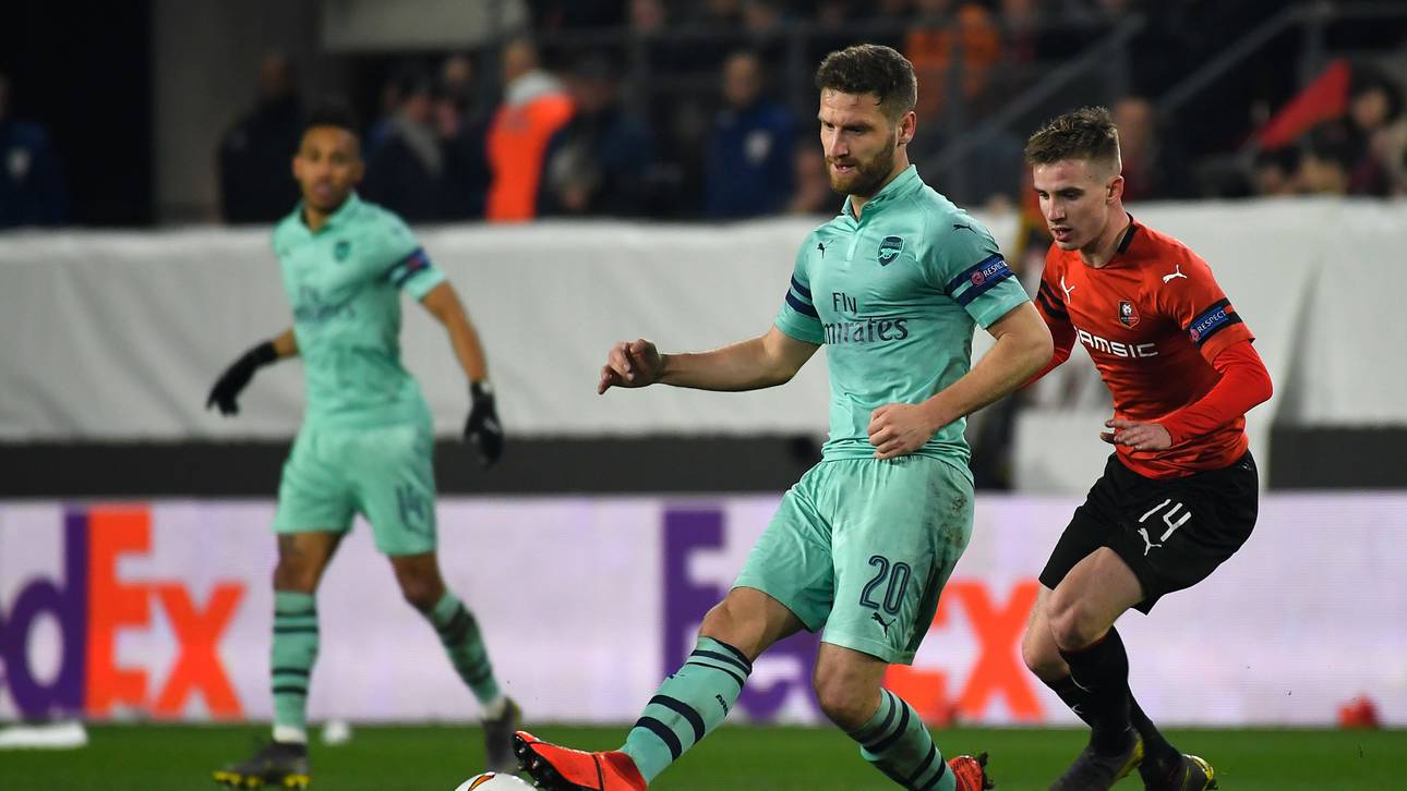 Mustafi mit Müll beworfen