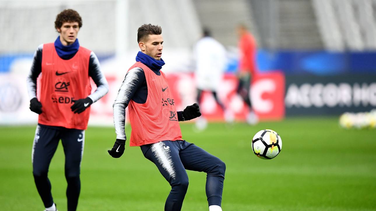 Pavard hofft auf FCB-Neuzugänge