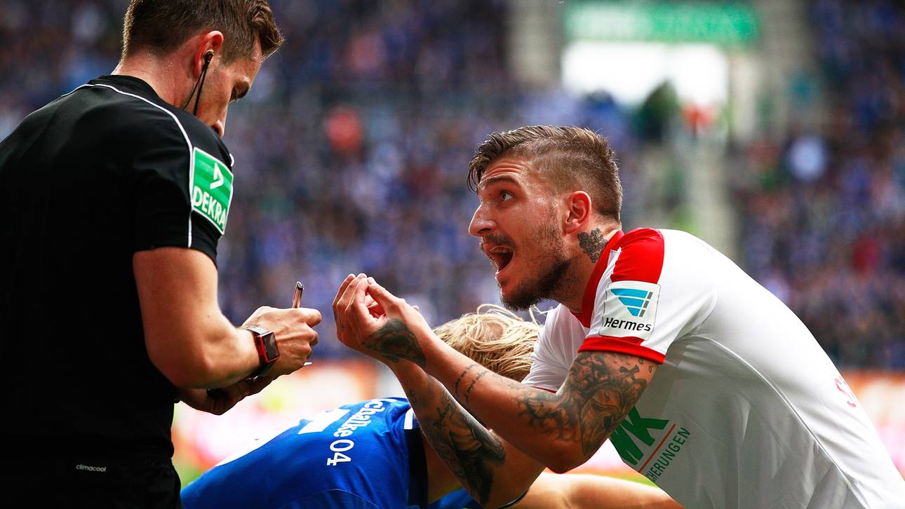 Stafylidis entschuldigt sich für Foul