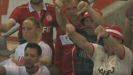 RW Essen schlägt Erzgebirge Aue im Kellerduell mit 2:1. Trotz des Sieges gab es nach dem Spiel wütende Reaktionen der Essener Fans gegenüber ihrer Mannschaft.