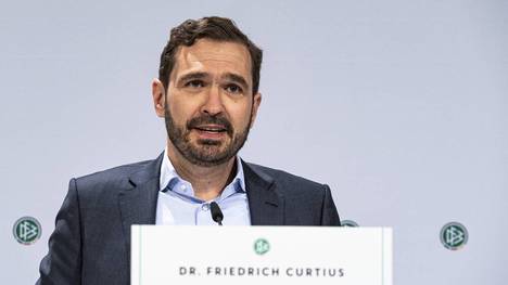 Friedrich Curtius ist Generalsekretär des DFB