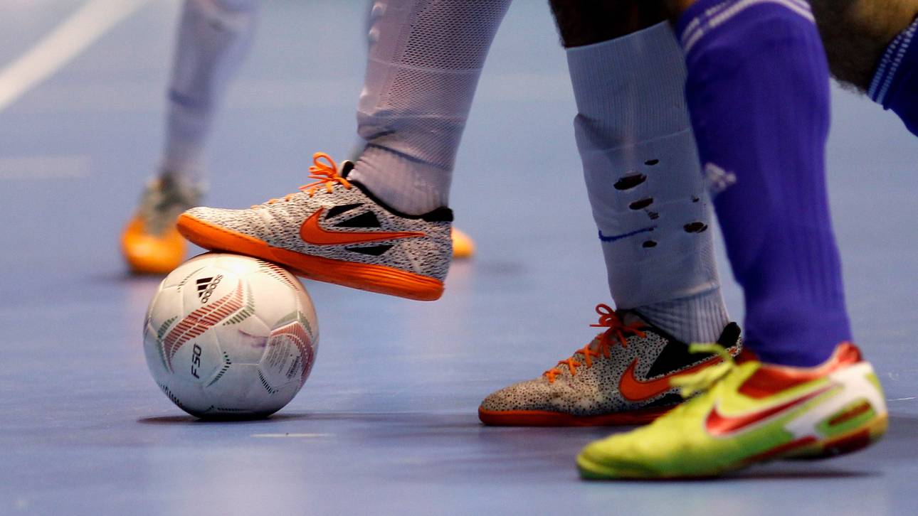 Verbot: Futsal-Spielerin wehrt sich