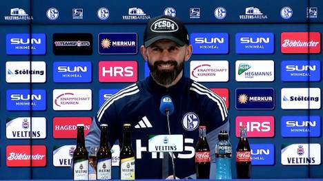 Miron Muslic gibt auf der Pressekonferenz Einblicke in den Ablauf des Transfers, den Anruf von Edin Džeko und das Vorhaben mit dem Neuzugang. 