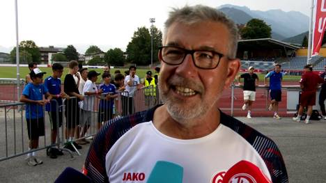 Urs Fischer will mit Mainz 05 in der kommenden Saison oben angreifen. Zuvor äußert sich der Coach aber zu einem seiner Vorgänger auf der Mainzer Trainerbank: dem neuen Bundestrainer Jürgen Klopp. 
