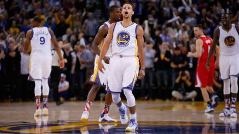 MVP Stephen Curry (M.) steurte 31 Punkte zum Warriors-Sieg bei