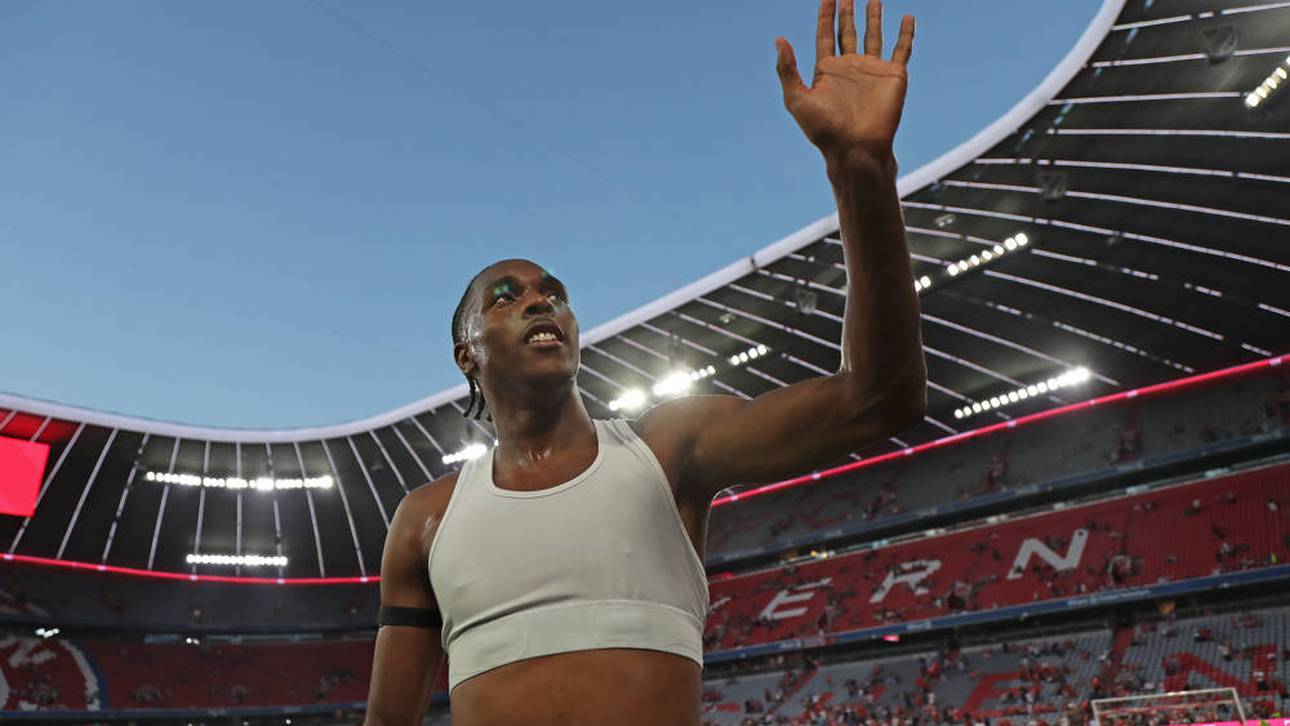 Mathys Tel wurde beim FC Bayern offiziell verabschiedet