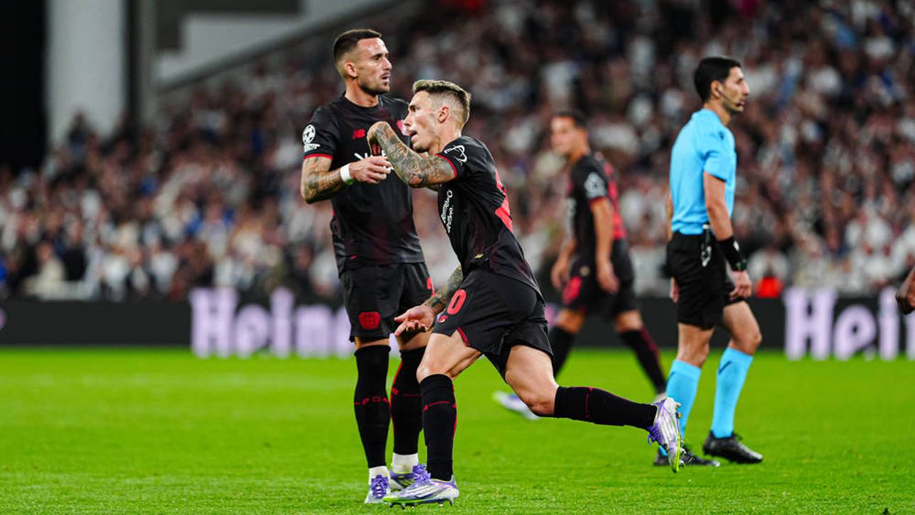 Spätes Eigentor rettet Leverkusen