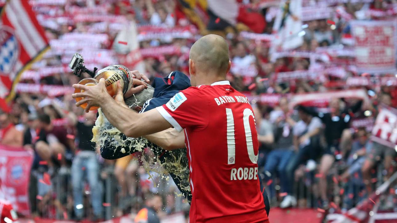 Meisterfeier: GoPro am Bierglas