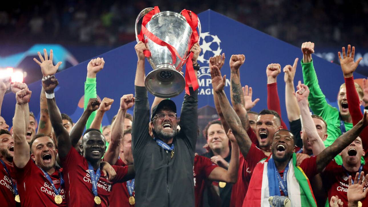 Jürgen Klopp nach dem Gewinn der Champions League mit dem Pokal