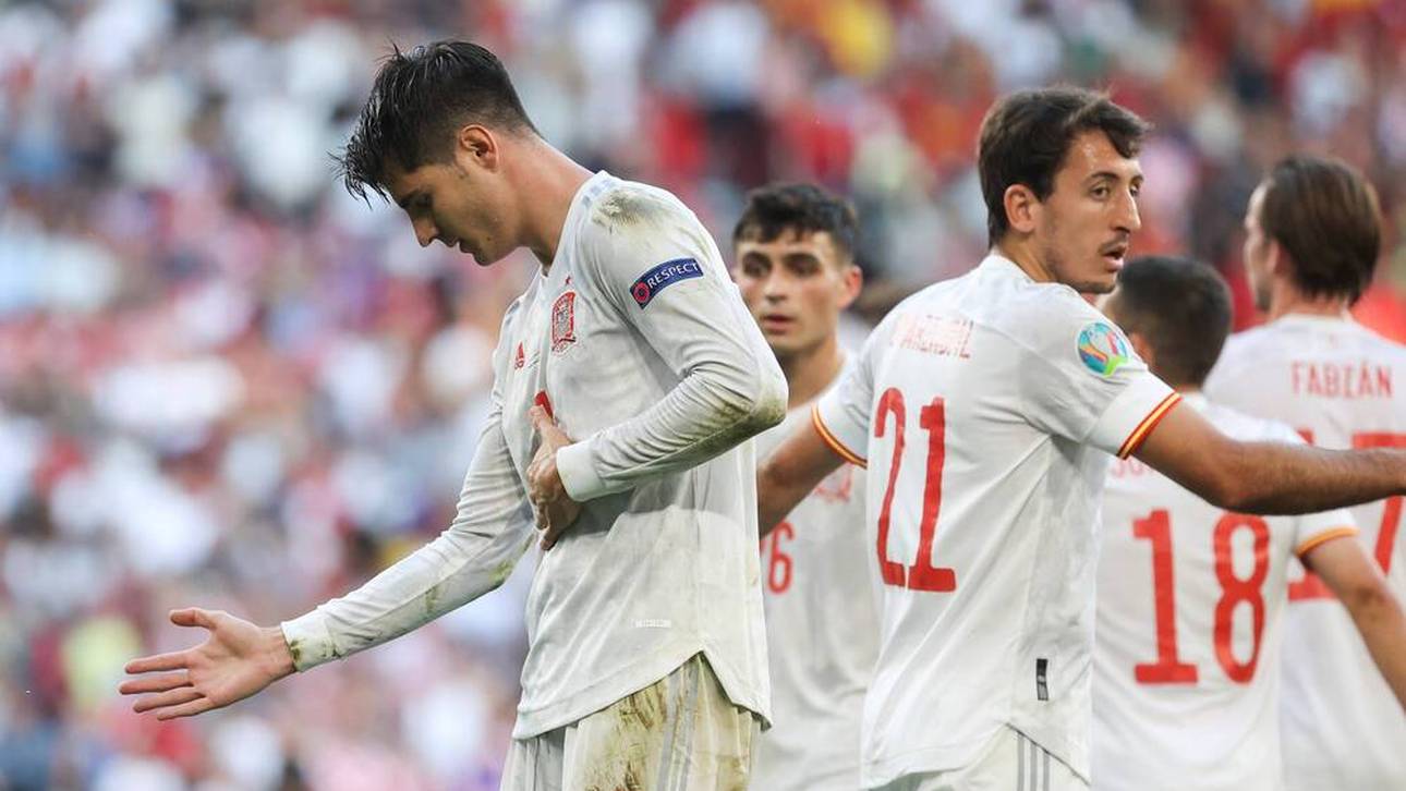 Álvaro Morata feiert seinen Treffer für sich