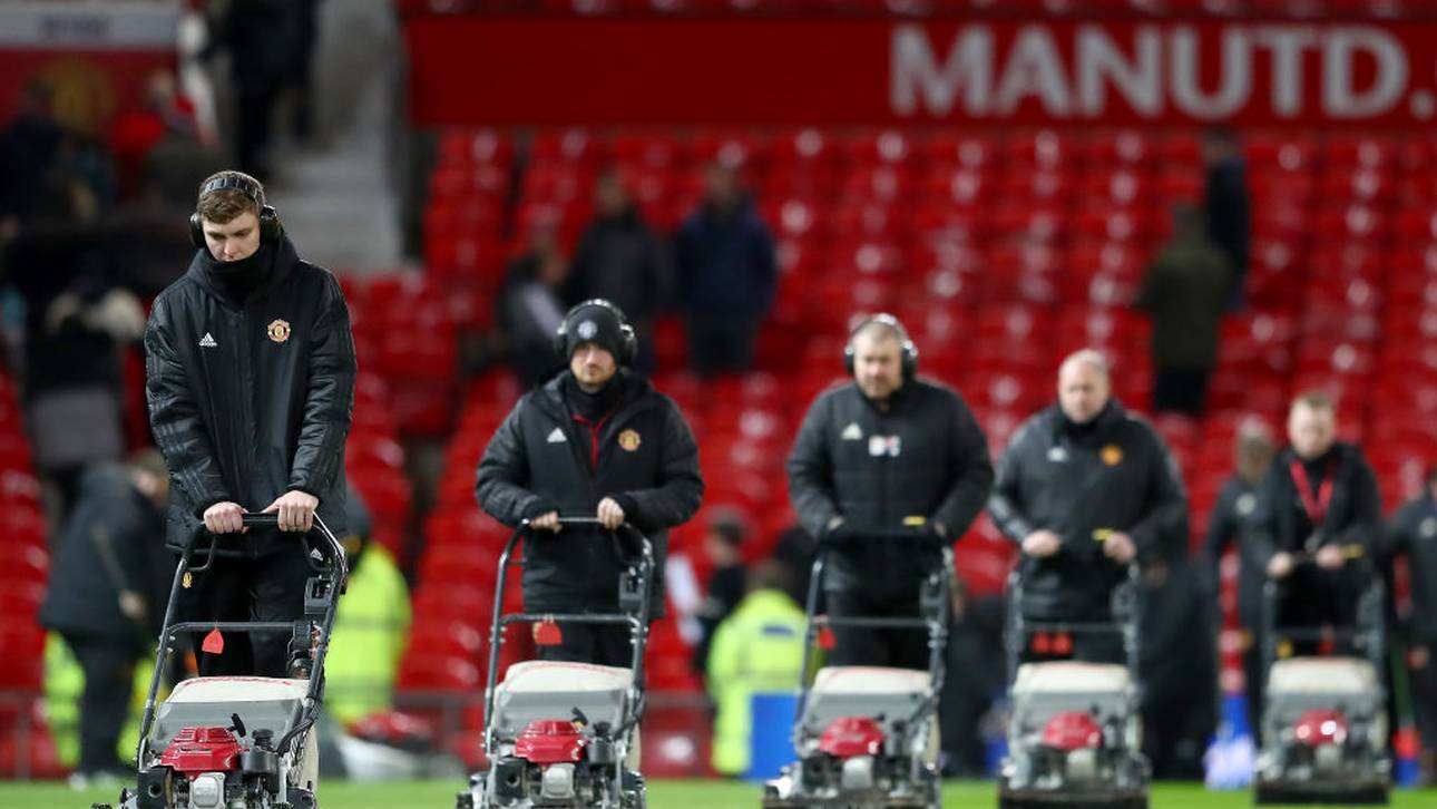 ManUnited empört mit Parkschildern