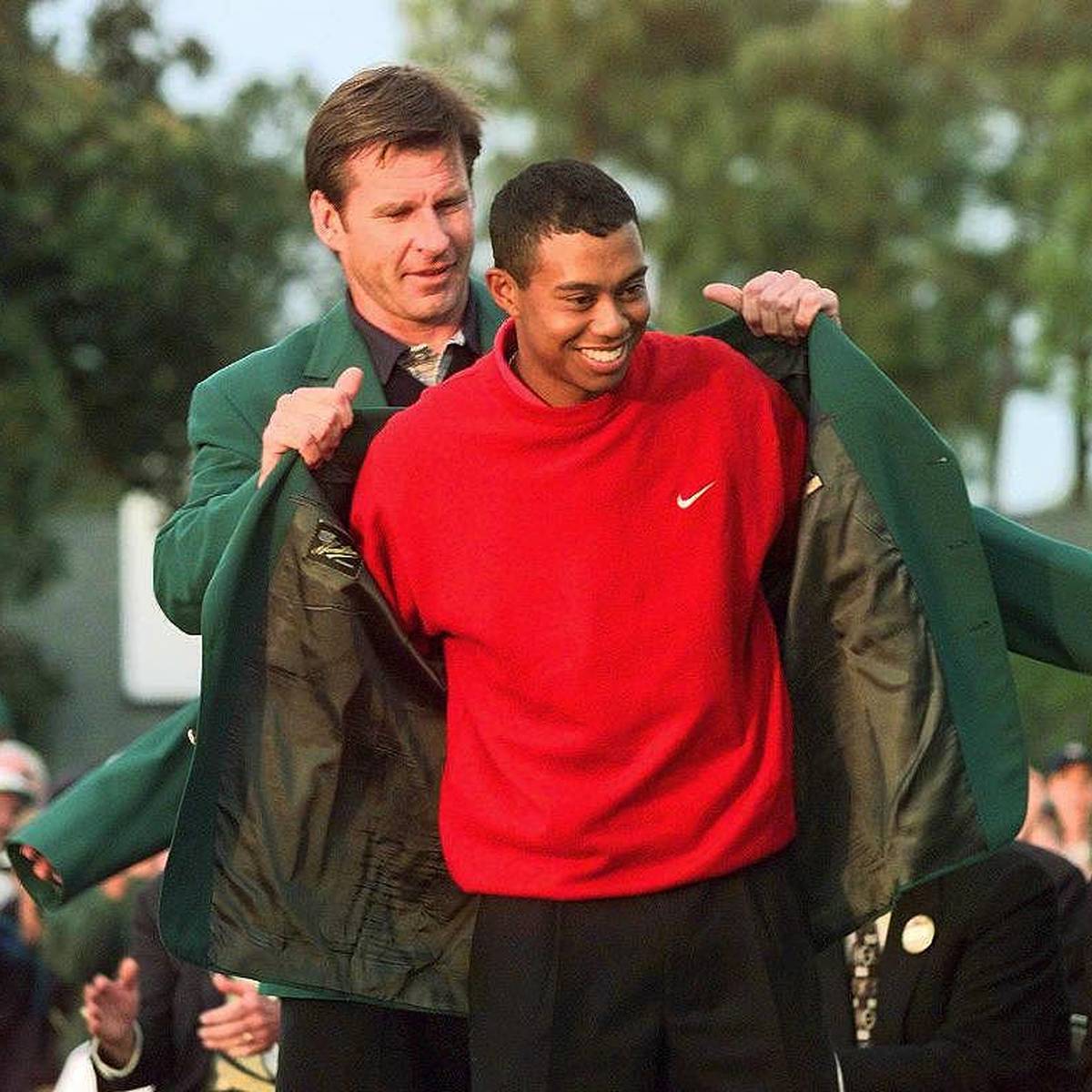 Tiger Woods Gewinnt Am 13 April 1997 Erstmals Masters In Augusta