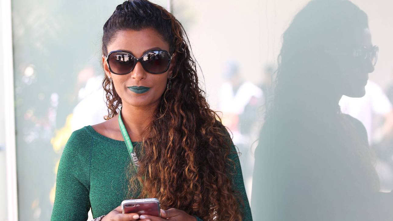 Verstappens Vater datet Grid Girl