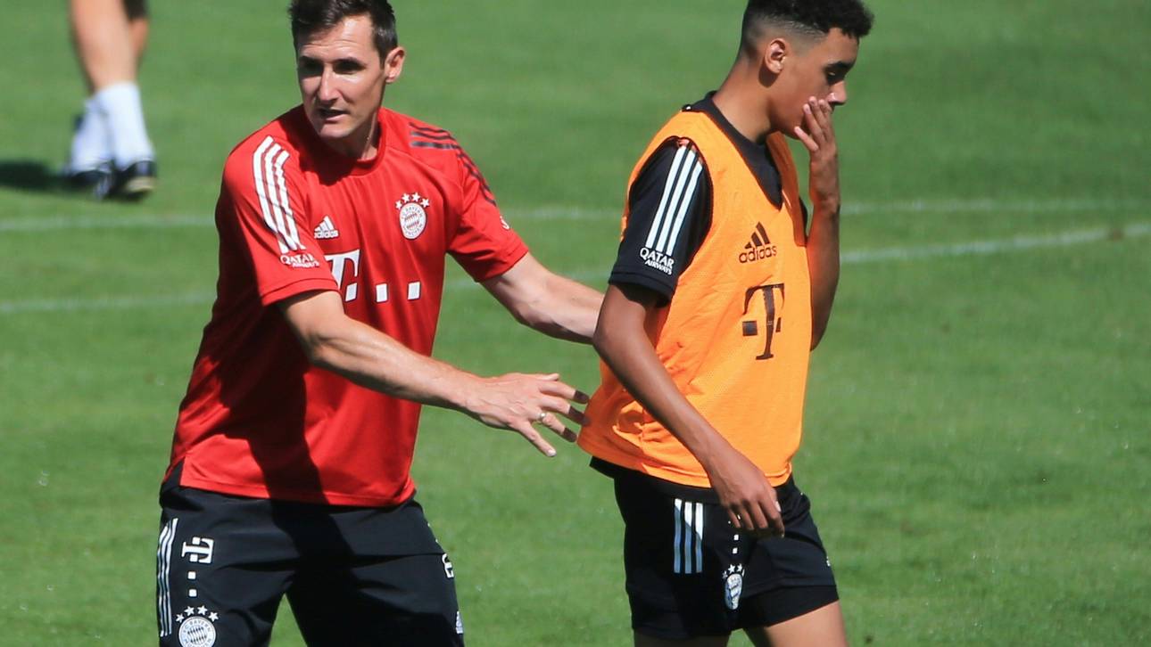 Klose scherzt über Musialas frühere „Lederallergie“