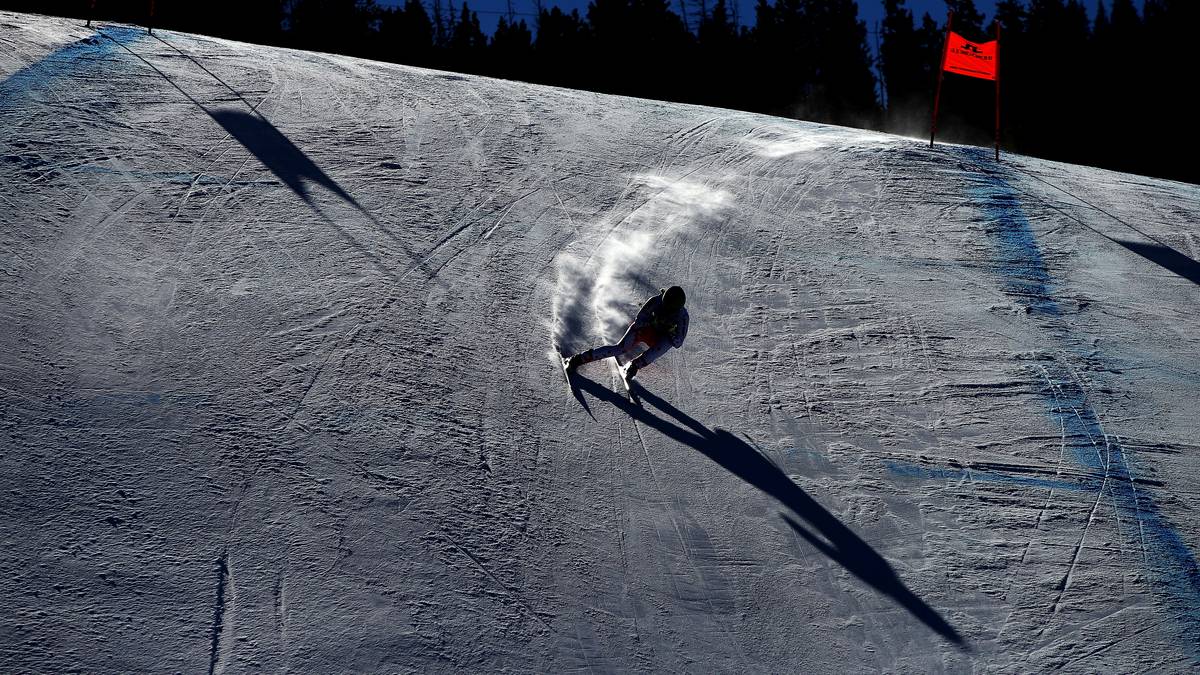 Die Frauen kämpfen bei der Abfahrt auf der Raubvogel-Piste um Gold, Silber und Bronze. Für Deutschland sind Viktoria Rebensburg und Veronique Hronek am Start
