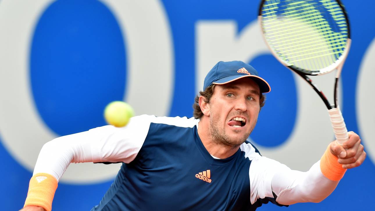 Zverev scheitert knapp, Struff durch