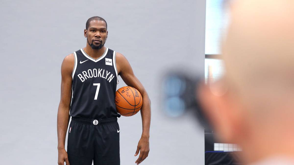 Kein Durant hat noch kein Spiel für die Brooklyn Nets absolviert - an Geld mangelt es ihm aber nicht