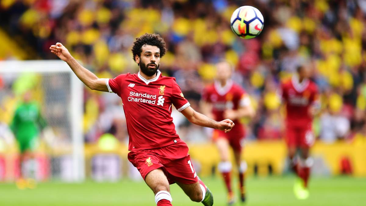 PLATZ 9: MOHAMED SALAH. Nach einer überragenden Saison beim AS Rom zahlte der FC Liverpool 42 Millionen Euro, um den Ägypter loszueisen. Und Jürgen Klopps Wunschspieler schlug sofort ein, nach fünf Pflichtspielen stehen bereits drei Tore und zwei Vorlagen auf dem Konto des 25-Jährigen