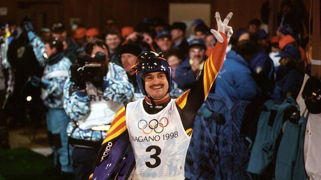 Georg Hackl holte bei den Winterspielen 1998 in Nagano seinen dritten Olympiasieg