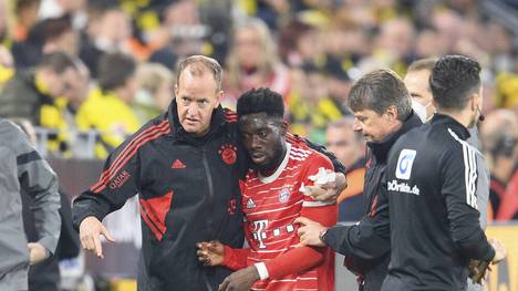 Einen Tag nach dem Kracher gegen den BVB meldet sich Alphonso Davies zum Foul von Jude Bellingham. Die Diagnose lässt keine lange Auszeit befürchten.