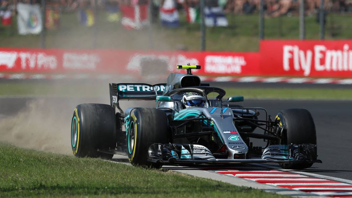 VALTTERI BOTTAS: Note 3+ / Der Finne selbst spricht von einem schwierigen Jahr. Er fährt meist solide, aber eben nicht herausragend. Als Mercedes zu Saisonbeginn Probleme hatte, kam er oft besser mit dem Auto zurecht als Hamilton. Auch im Qualifying häufig auf Augenhöhe mit dem Weltmeister