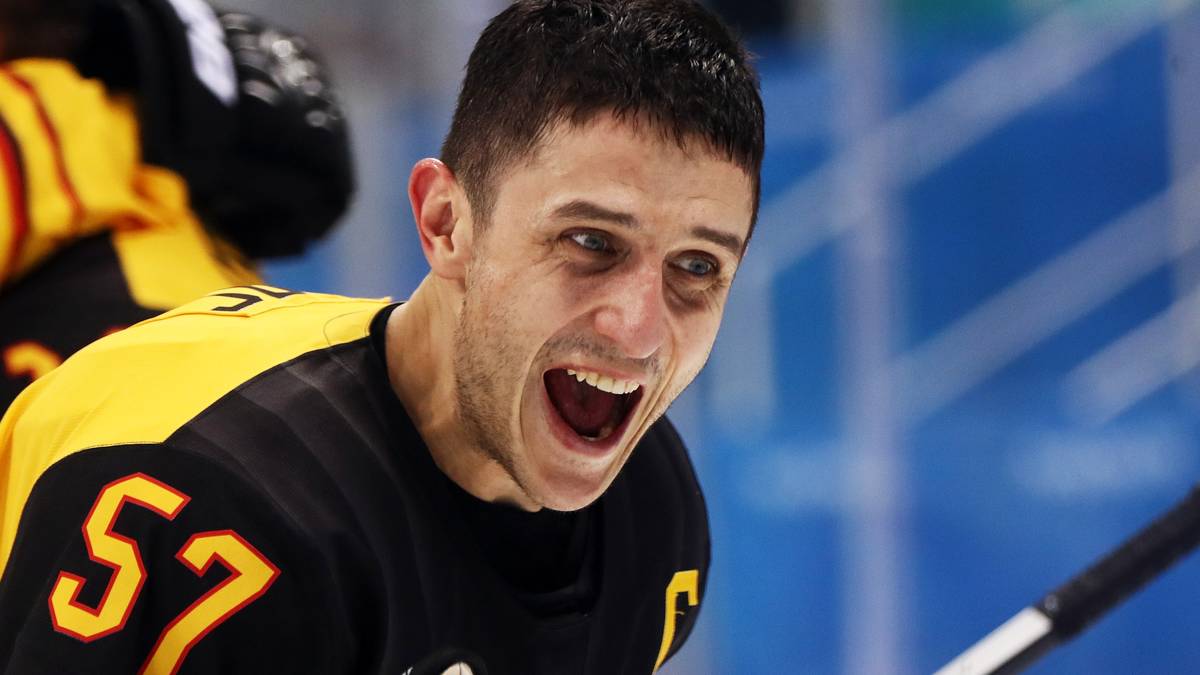 ...und hatte anschließend live im TV Tränen in den Augen. Goc kommt nach Rückschlägen immer stärker zurück. Die WM im letzten Jahr verpasste er verletzt und stand stattdessen für SPORT1 als Experte am Mikrofon, bei Olympia ist er Deutschlands Kapitän