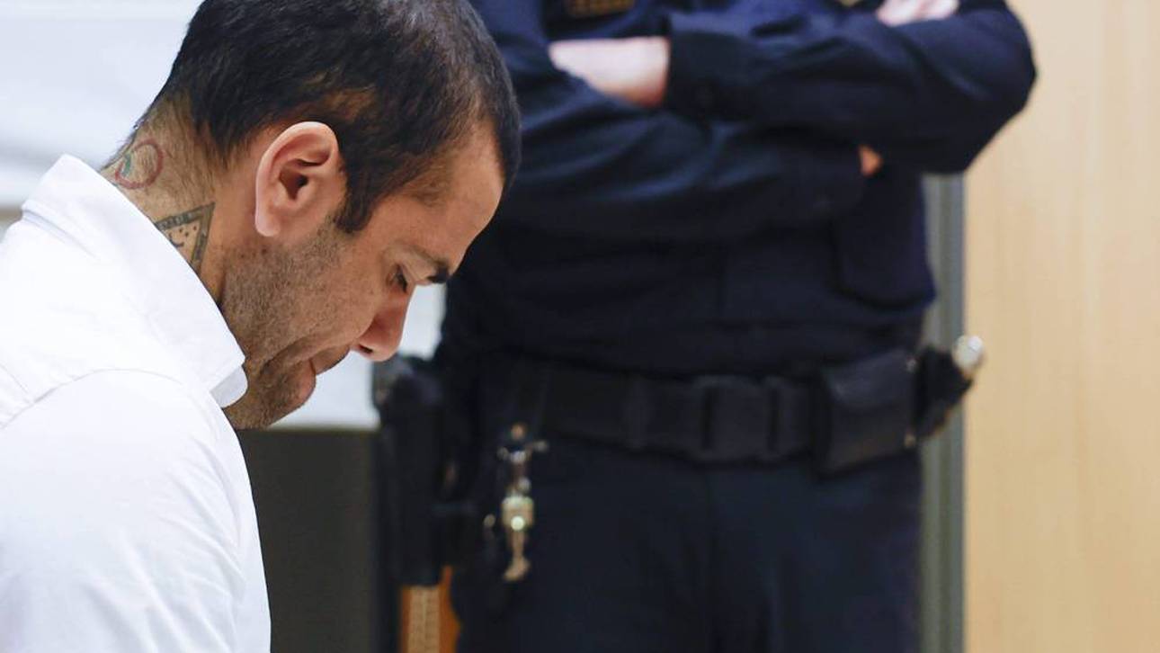 Barca löscht Alves nach Verurteilung