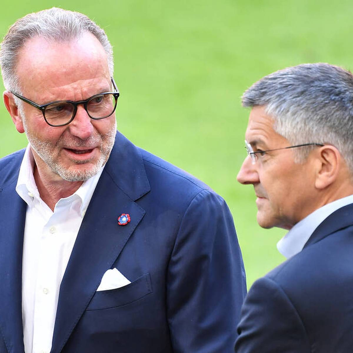 Karl-Heinz Rummenigge wird als DFL-Ehrenangehöriger ausgezeichnet. Herbert Hainer, Präsident des FC Bayern, hat eine  Anekdote in seiner Lobrede parat und offenbart einen Streit aus dem Jahr 2014. 