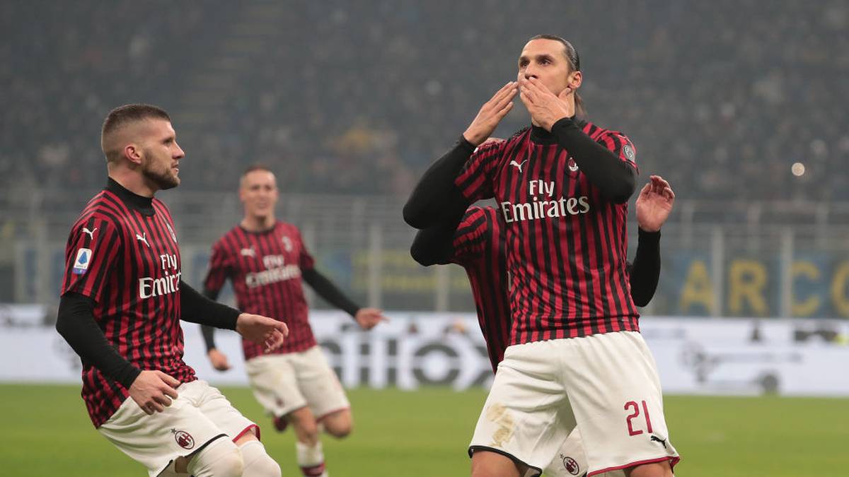 AC MAILAND: Bei Milan hat sich Altmeister Zlatan Ibrahimovic den Platz als Mittelstürmer gesichert. Als Ersatz agiert hauptsächlich der junge Portugiese Rafael Leao, auch Ante Rebic kann im Sturm spielen. Der Ex-Frankfurter rückt auch oft vom Flügel in den Sturm, falls Milan auf ein 4-4-2 umstellt