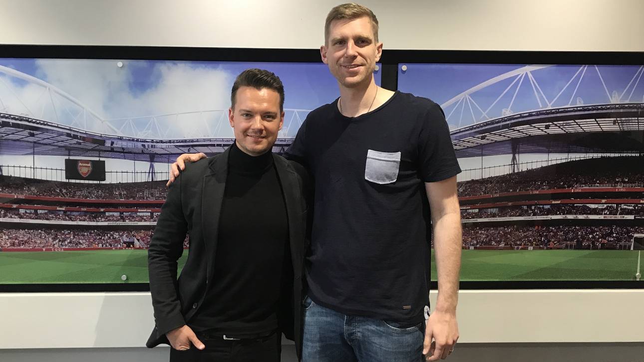 SPORT1-Chefreporter Florian Plettenberg (l.) traf Per Mertesacker auf dem Gelände der Jugend-Akademie im Norden Londons.