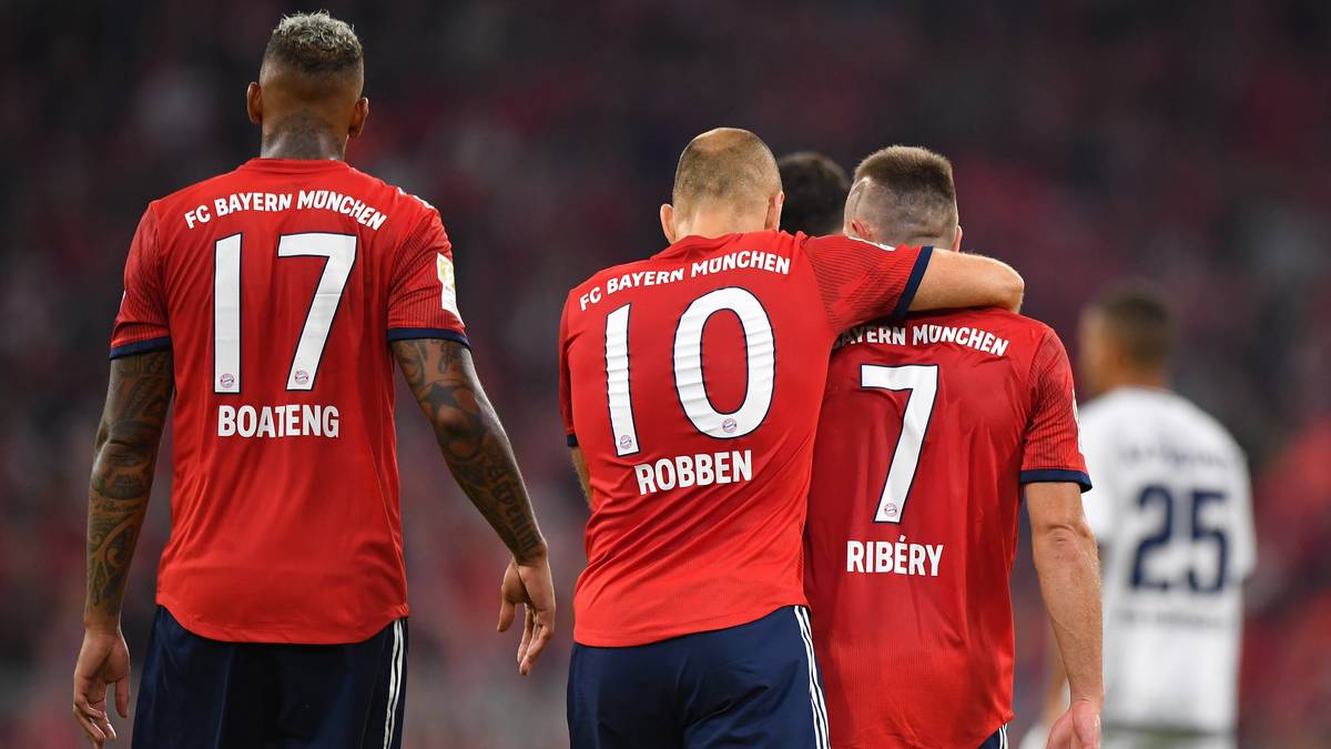 Doch ein starkes Finish und Tore von Lewandowski und Arjen Robben sorgen für den Auftakt nach Maß für den Rekordmeister. Dennoch wurde der Erfolg der Münchner getrübt. Nach einer Grätsche von Nico Schulz...